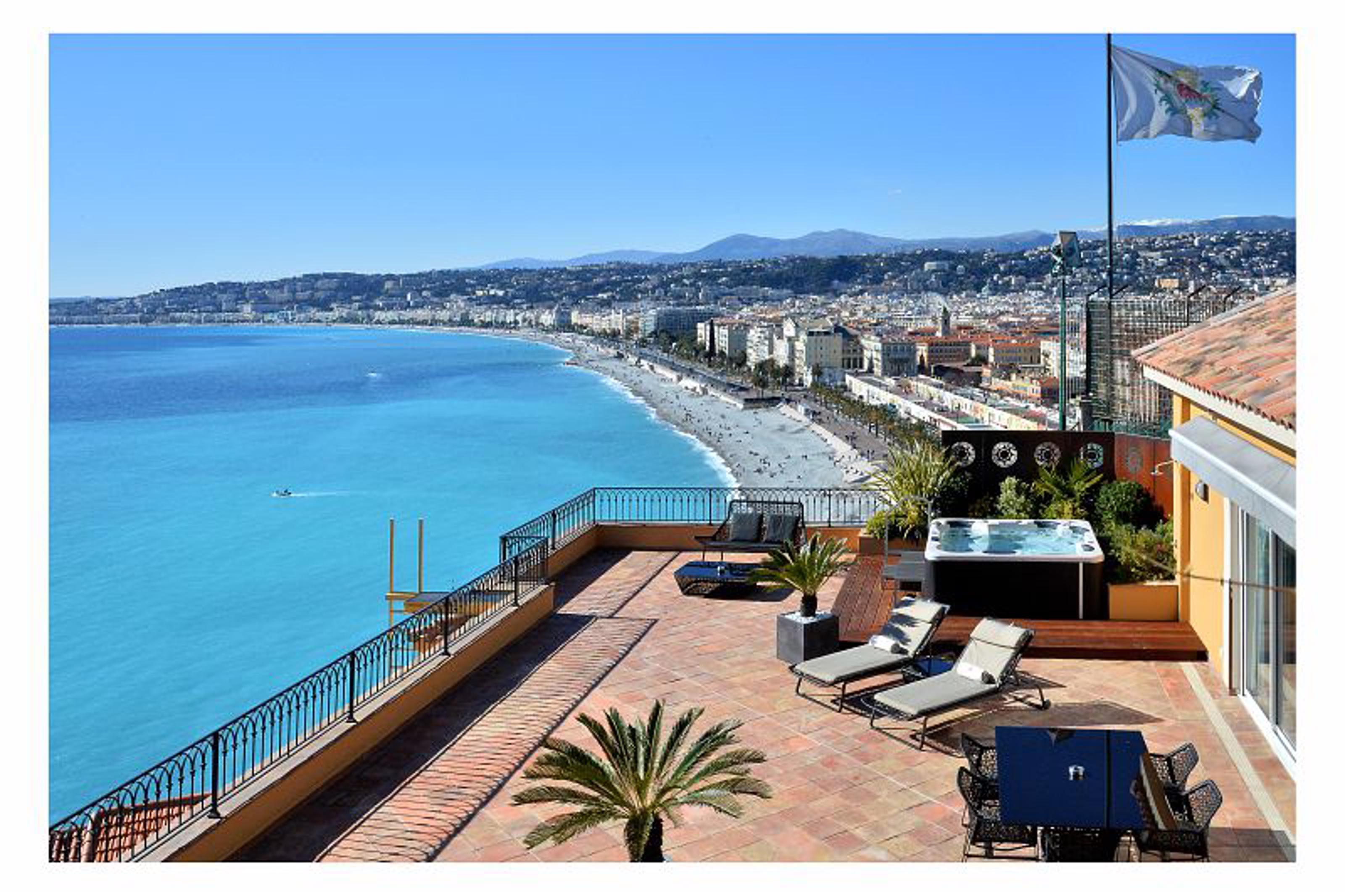 Hôtel La Pérouse Nice Baie des Anges Esterno foto