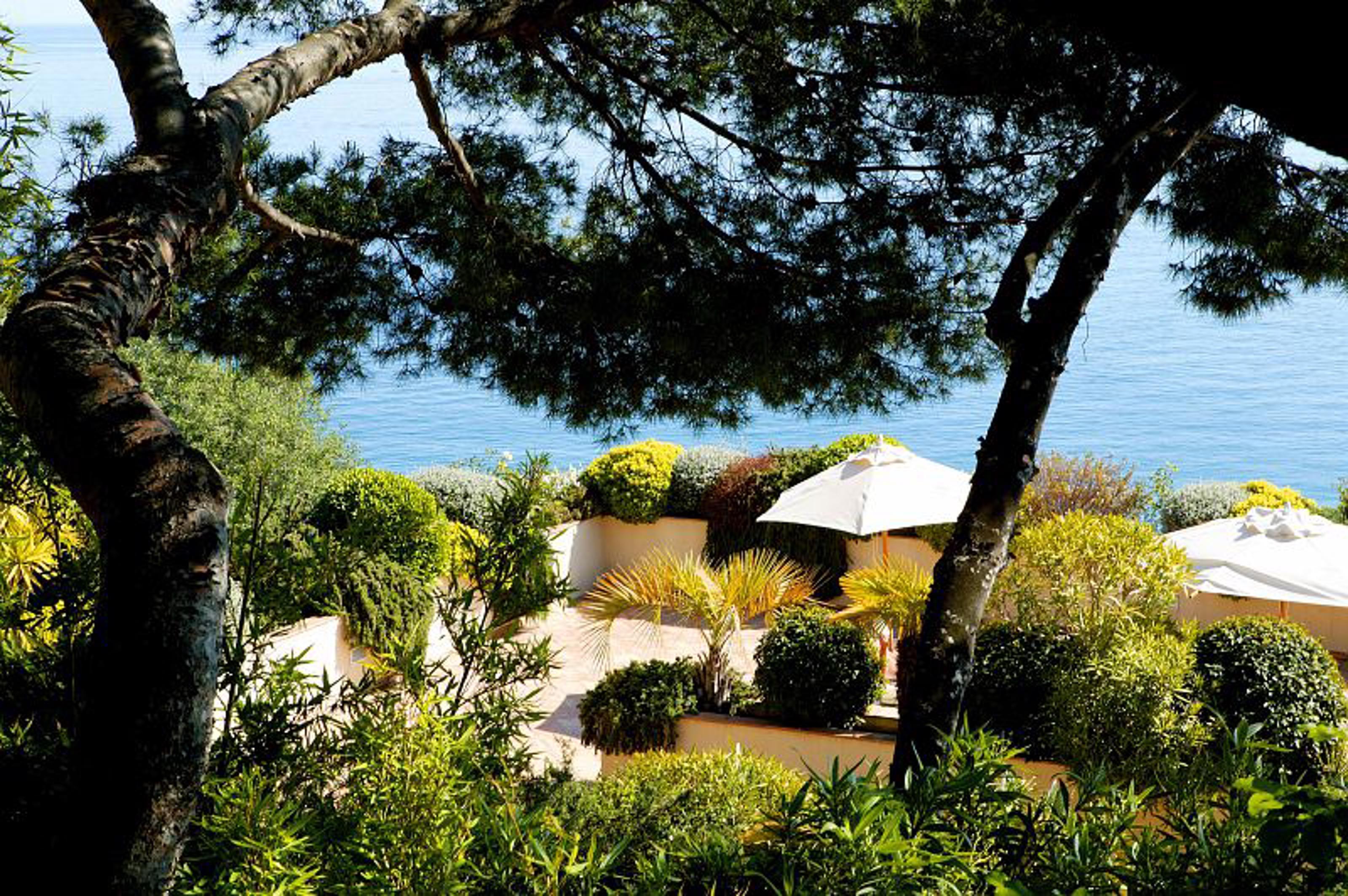 Hôtel La Pérouse Nice Baie des Anges Esterno foto