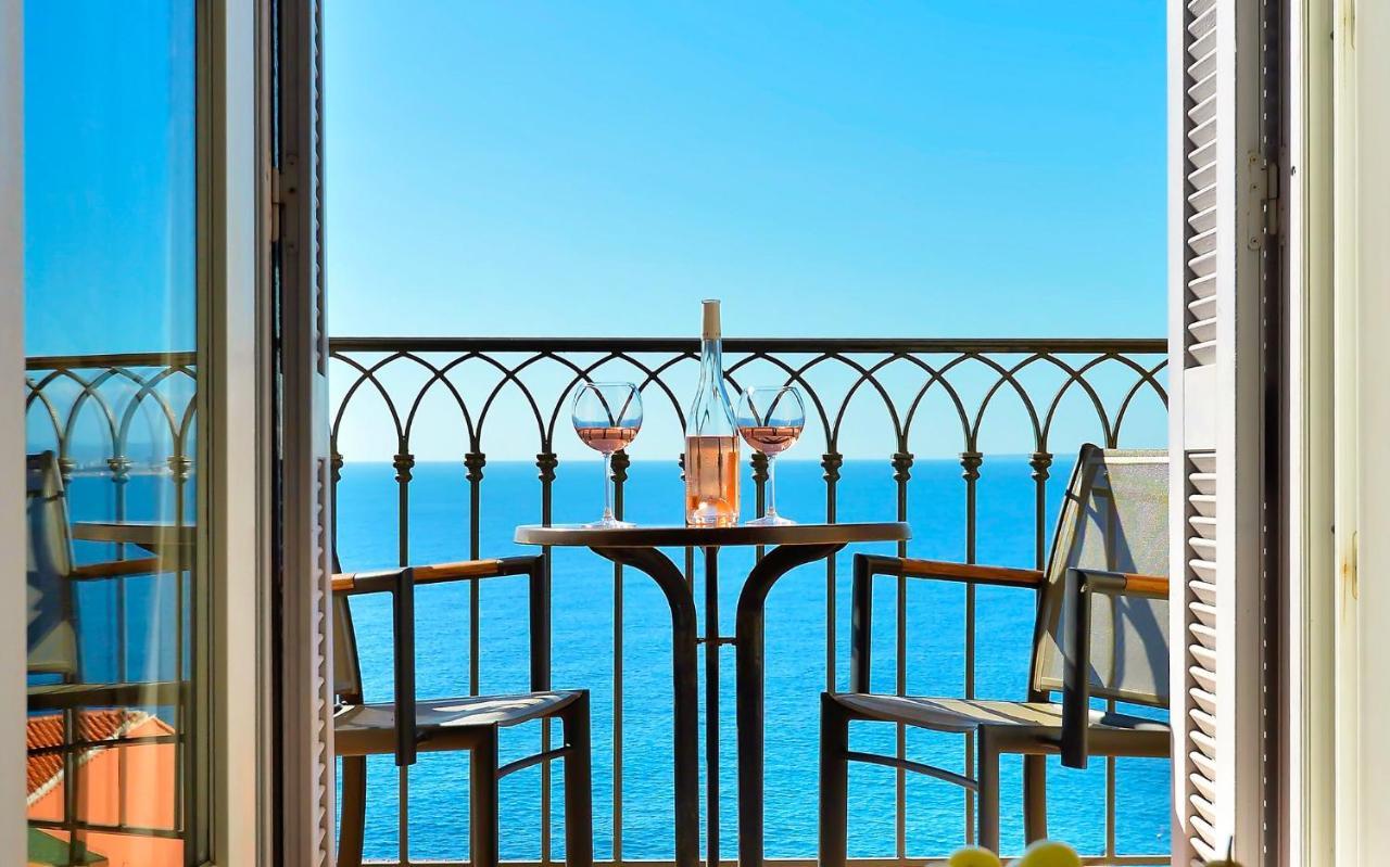 Hôtel La Pérouse Nice Baie des Anges Esterno foto