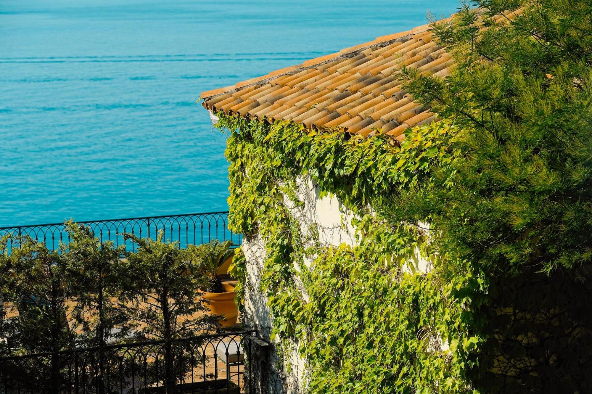 Hôtel La Pérouse Nice Baie des Anges Esterno foto