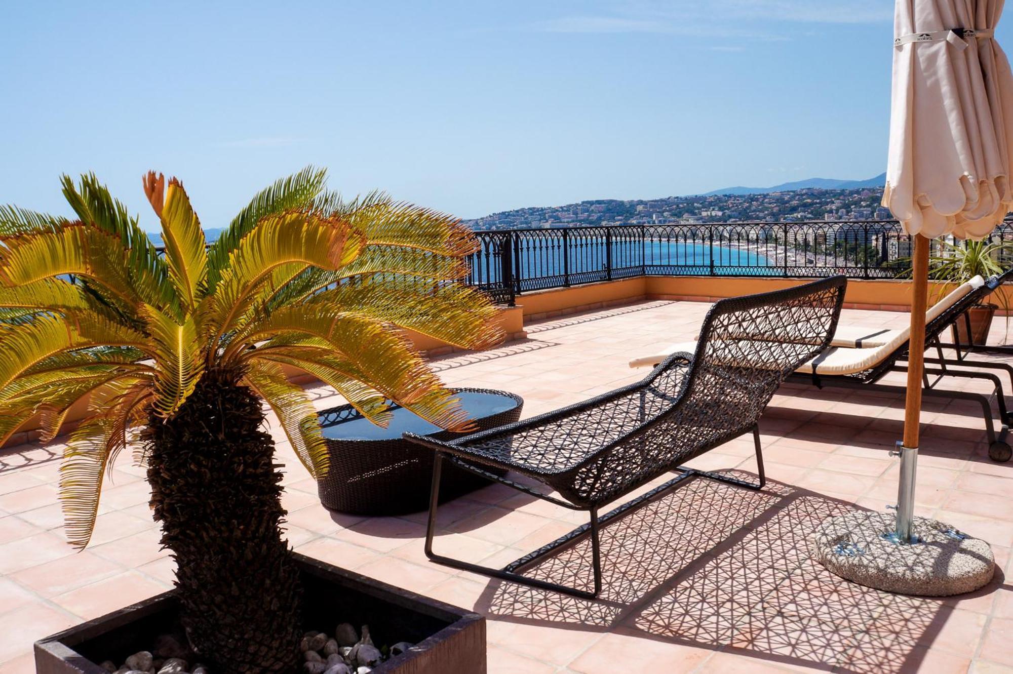 Hôtel La Pérouse Nice Baie des Anges Esterno foto