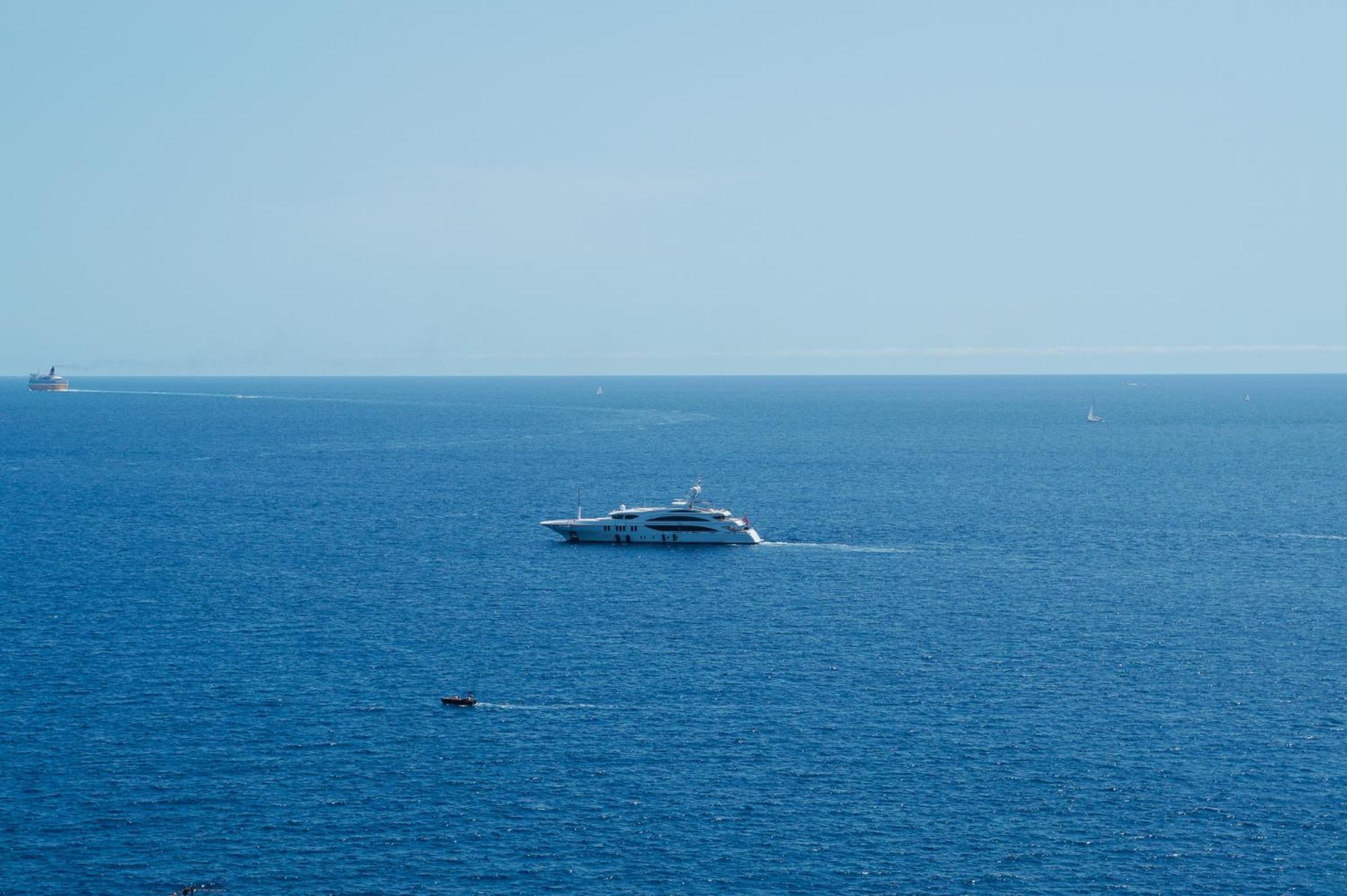 Hôtel La Pérouse Nice Baie des Anges Esterno foto