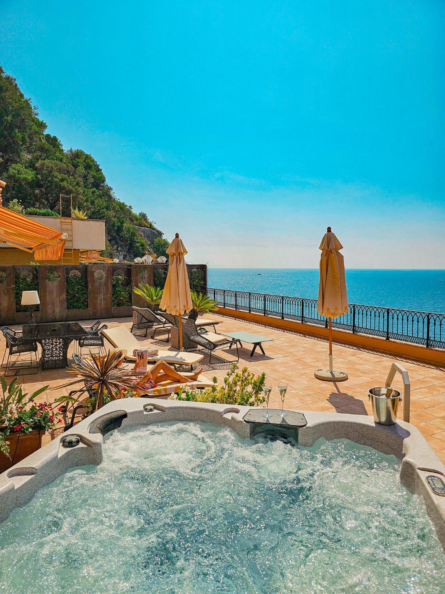 Hôtel La Pérouse Nice Baie des Anges Esterno foto