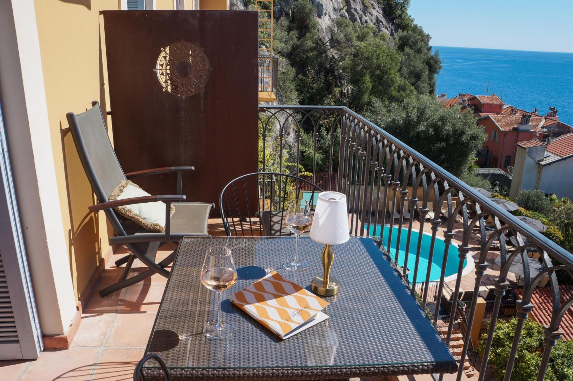 Hôtel La Pérouse Nice Baie des Anges Esterno foto